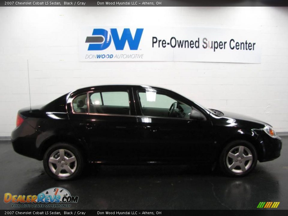 2007 Chevrolet Cobalt LS Sedan Black / Gray Photo #6