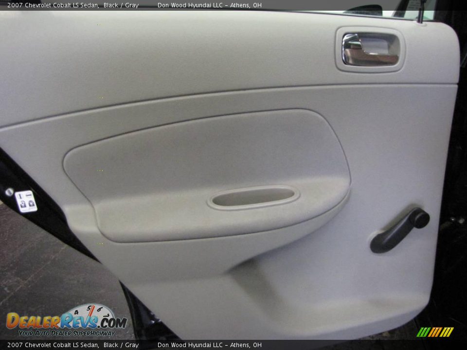 2007 Chevrolet Cobalt LS Sedan Black / Gray Photo #15