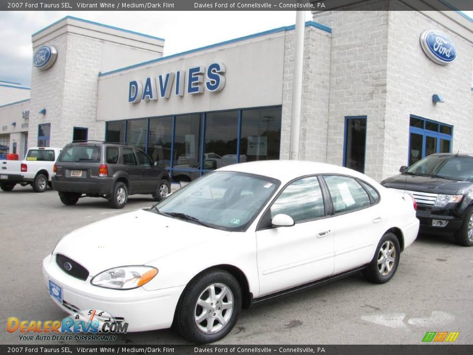 2007 Ford Taurus SEL Vibrant White / Medium/Dark Flint Photo #1