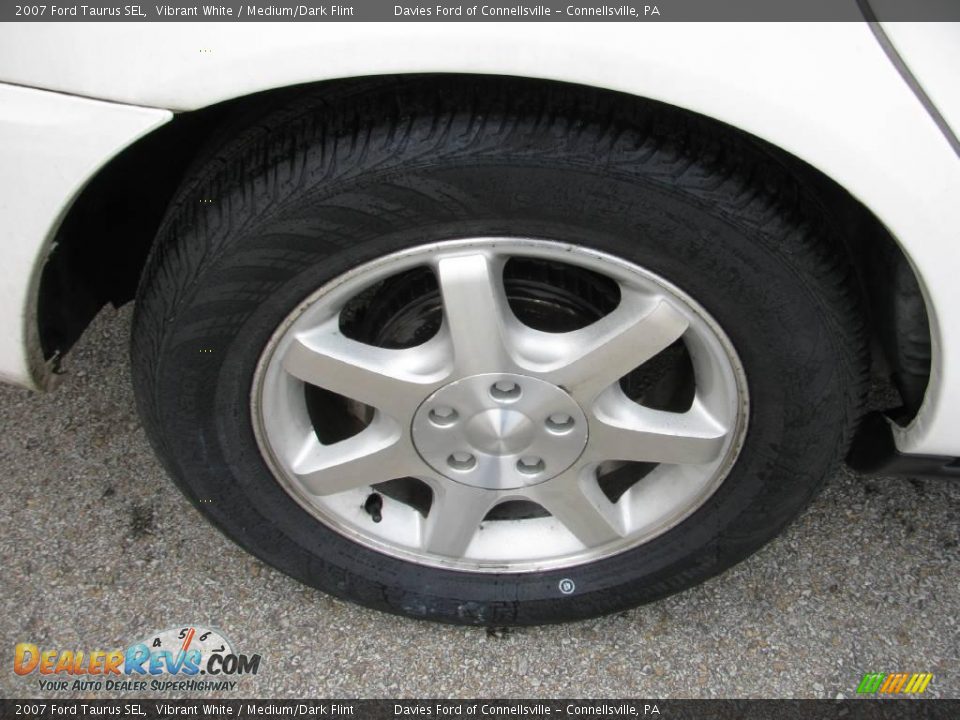 2007 Ford Taurus SEL Vibrant White / Medium/Dark Flint Photo #5