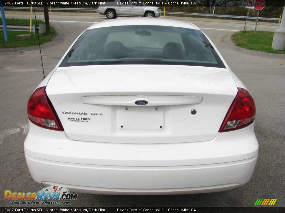 2007 Ford Taurus SEL Vibrant White / Medium/Dark Flint Photo #6
