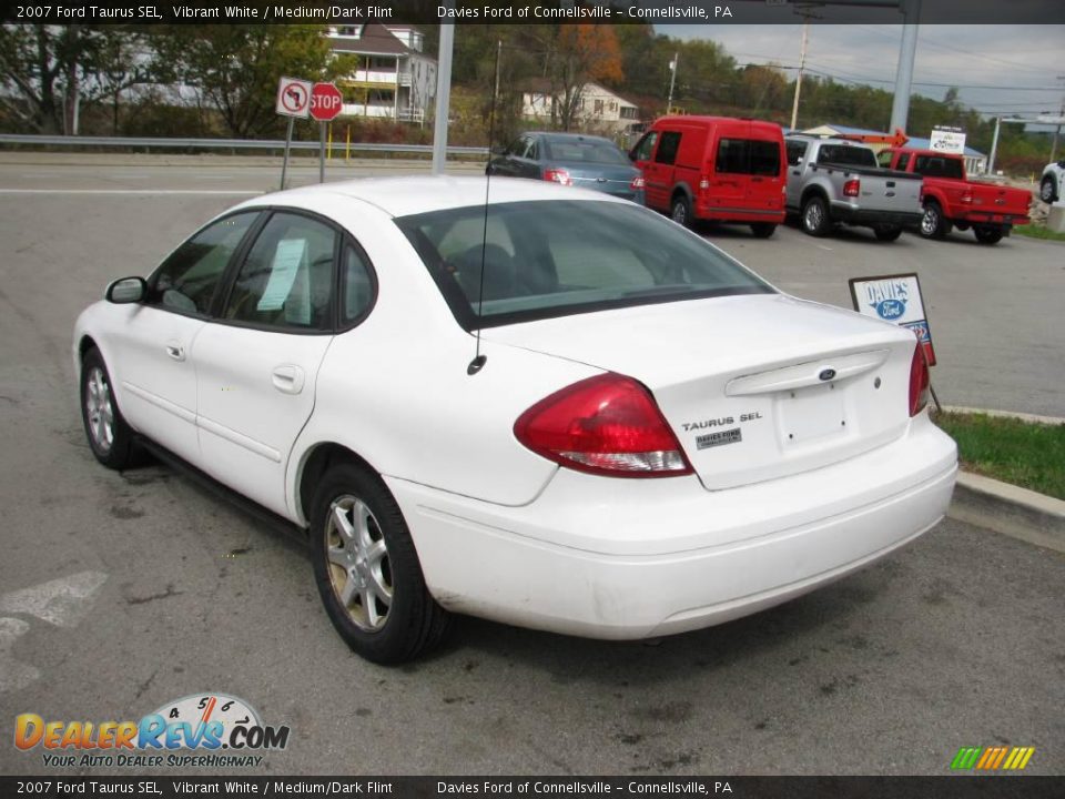 2007 Ford Taurus SEL Vibrant White / Medium/Dark Flint Photo #7