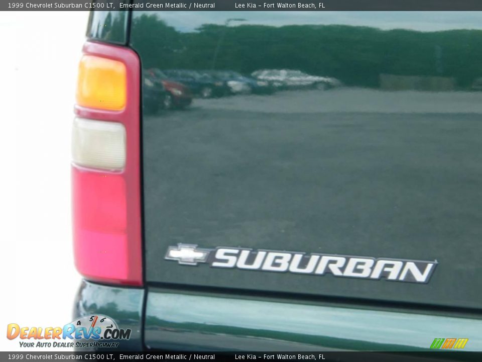 1999 Chevrolet Suburban C1500 LT Emerald Green Metallic / Neutral Photo #10