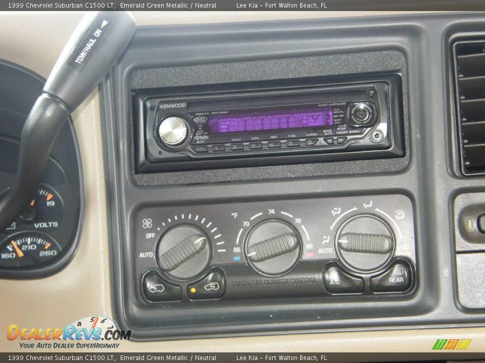 1999 Chevrolet Suburban C1500 LT Emerald Green Metallic / Neutral Photo #22