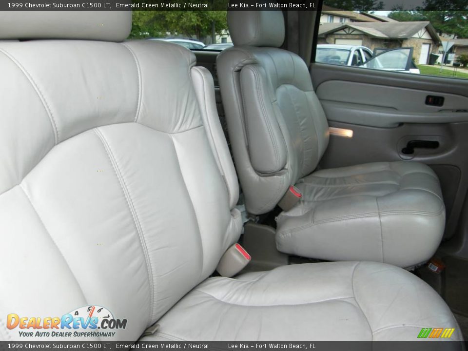 1999 Chevrolet Suburban C1500 LT Emerald Green Metallic / Neutral Photo #30