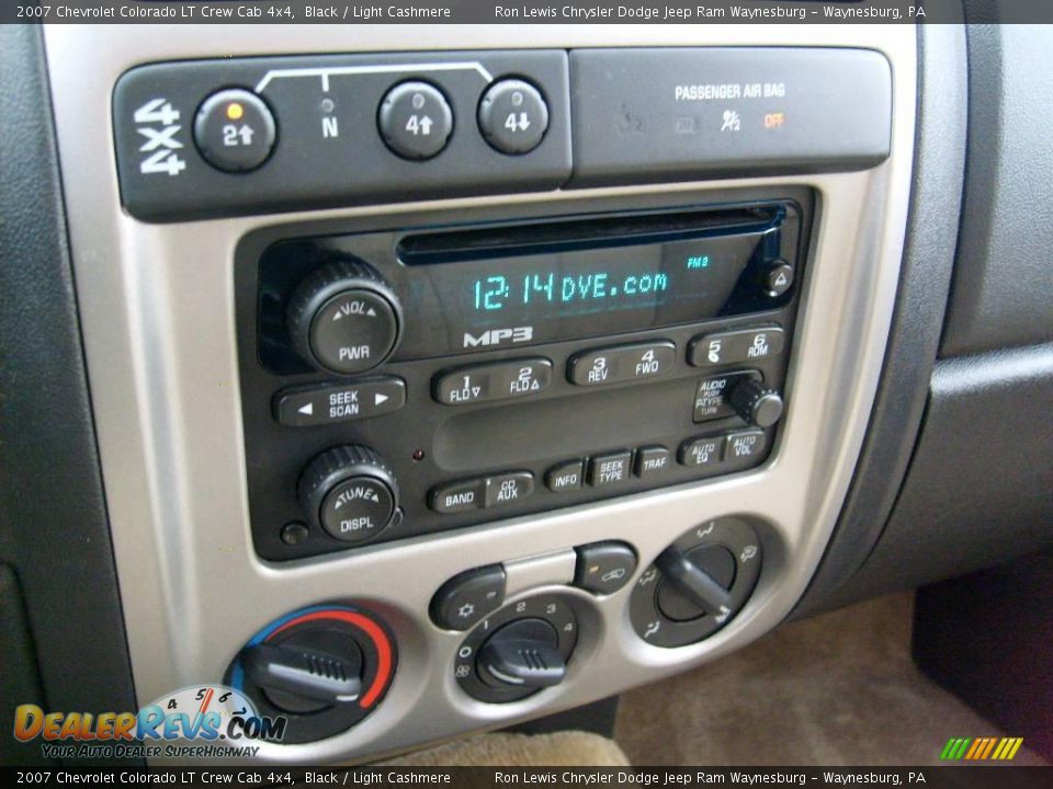 2007 Chevrolet Colorado LT Crew Cab 4x4 Black / Light Cashmere Photo #24