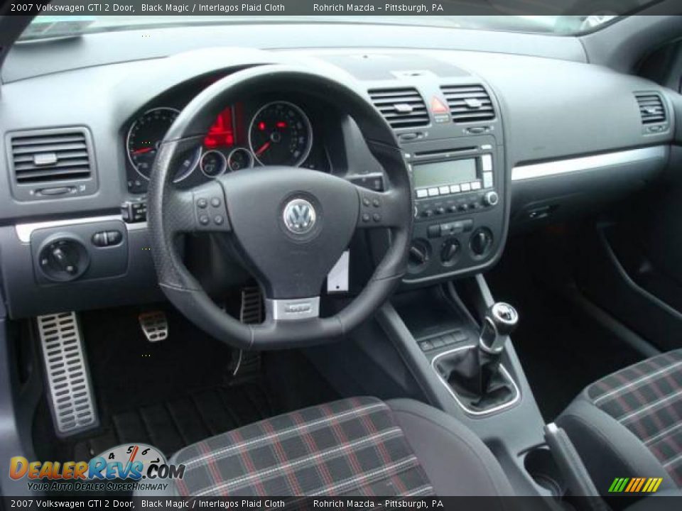 2007 Volkswagen GTI 2 Door Black Magic / Interlagos Plaid Cloth Photo #12