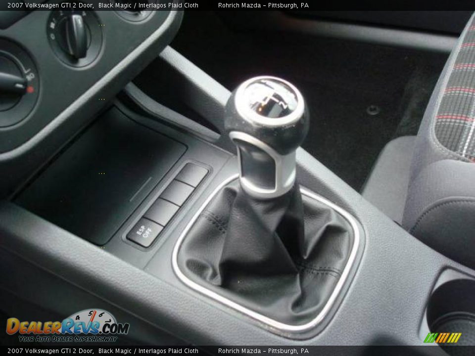 2007 Volkswagen GTI 2 Door Black Magic / Interlagos Plaid Cloth Photo #14