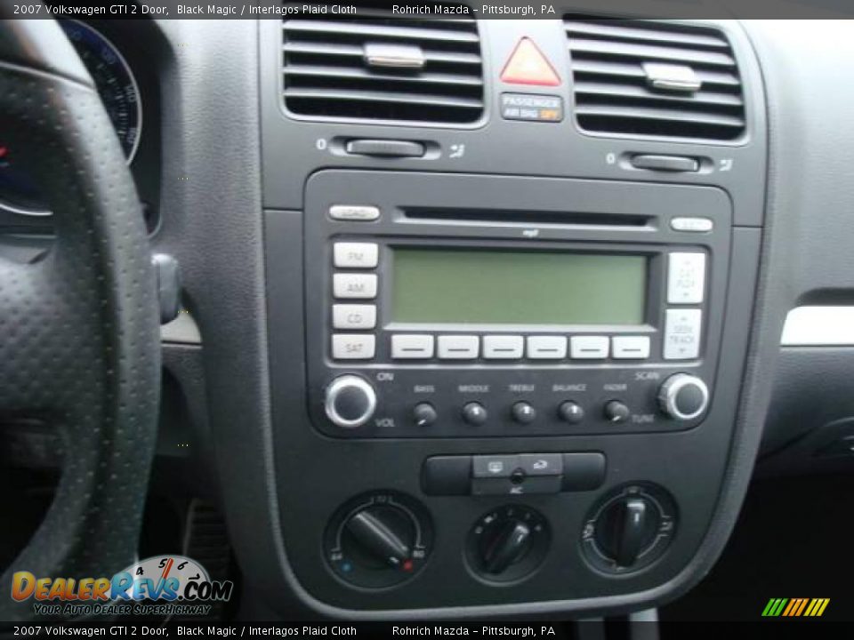 2007 Volkswagen GTI 2 Door Black Magic / Interlagos Plaid Cloth Photo #18