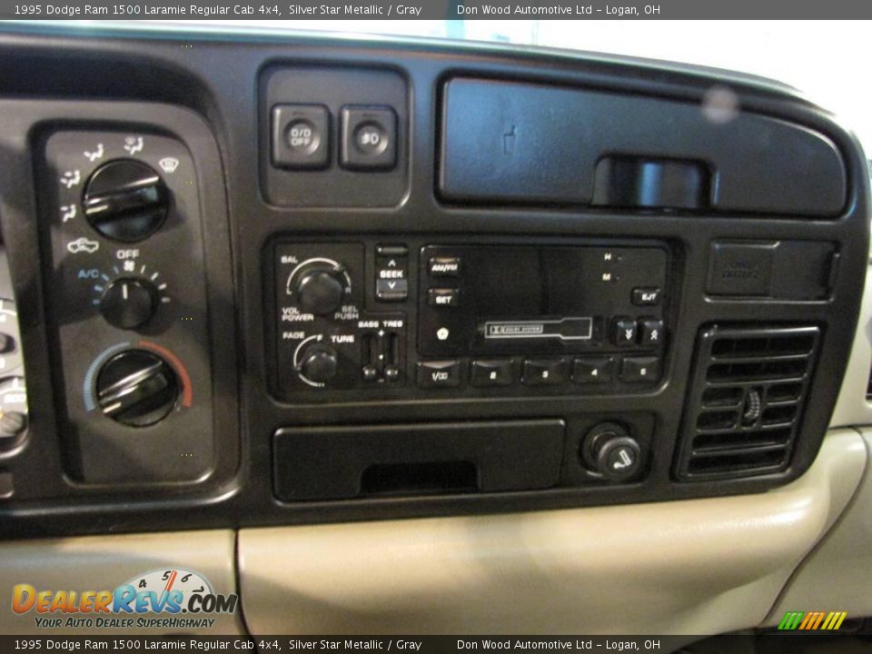 1995 Dodge Ram 1500 Laramie Regular Cab 4x4 Silver Star Metallic / Gray Photo #13