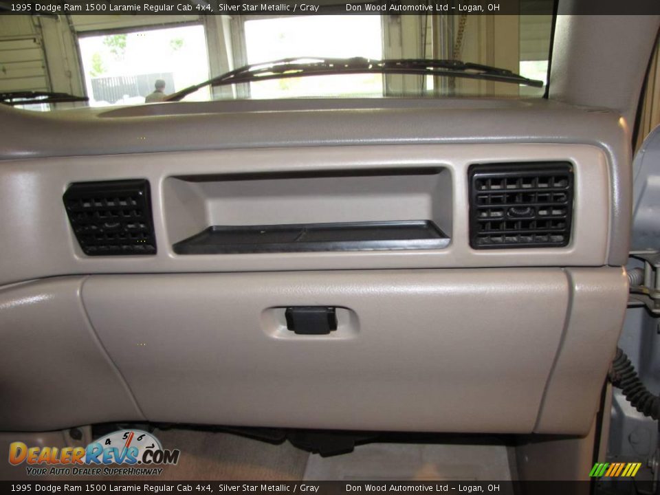 1995 Dodge Ram 1500 Laramie Regular Cab 4x4 Silver Star Metallic / Gray Photo #15