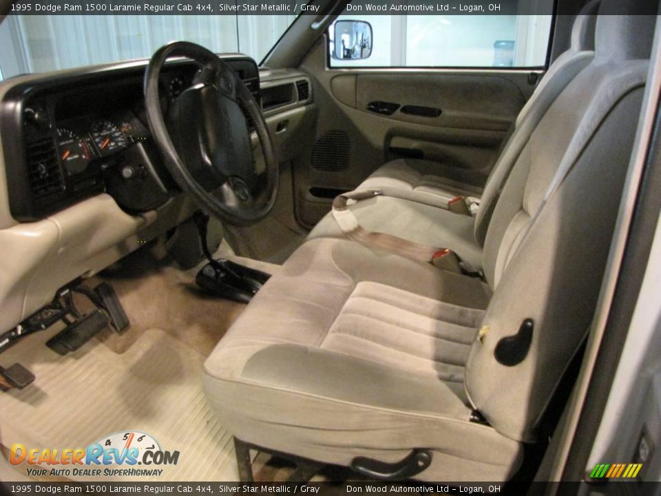 1995 Dodge Ram 1500 Laramie Regular Cab 4x4 Silver Star Metallic / Gray Photo #16
