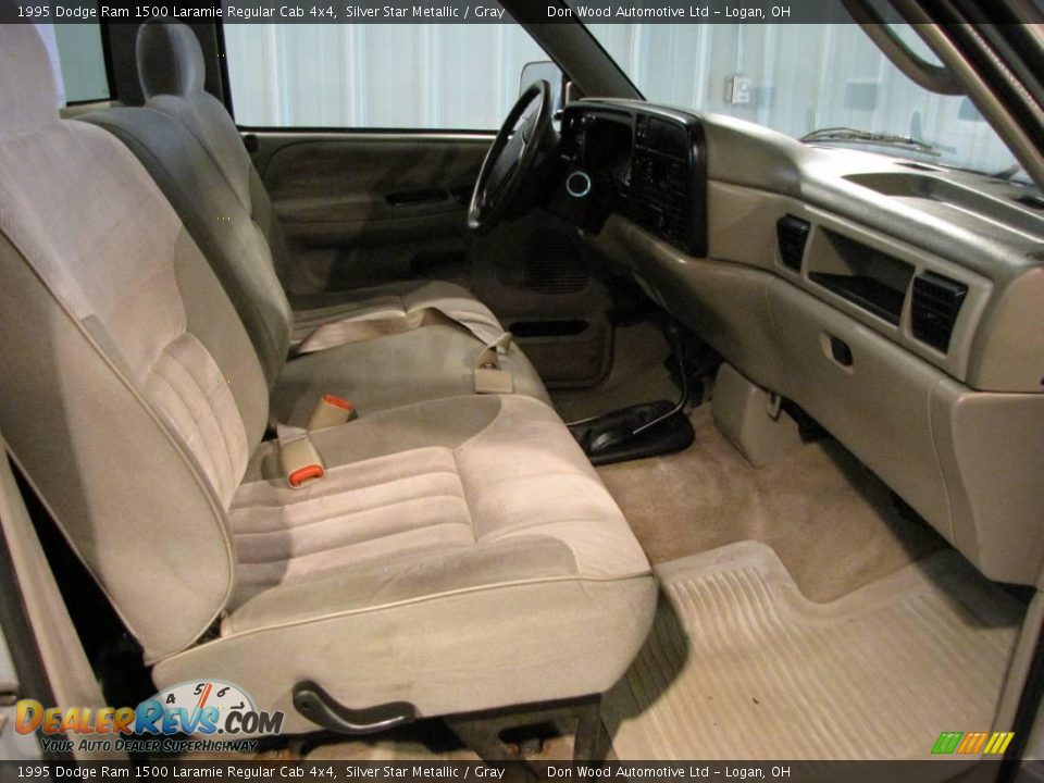 1995 Dodge Ram 1500 Laramie Regular Cab 4x4 Silver Star Metallic / Gray Photo #17