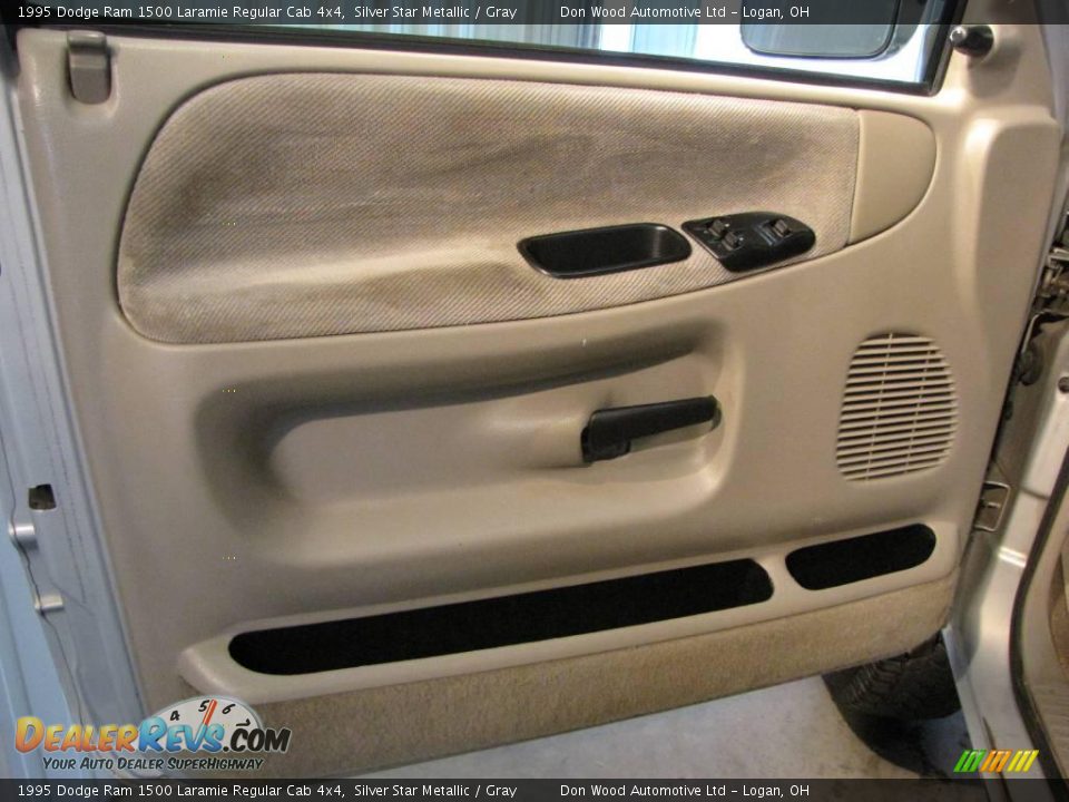 1995 Dodge Ram 1500 Laramie Regular Cab 4x4 Silver Star Metallic / Gray Photo #20