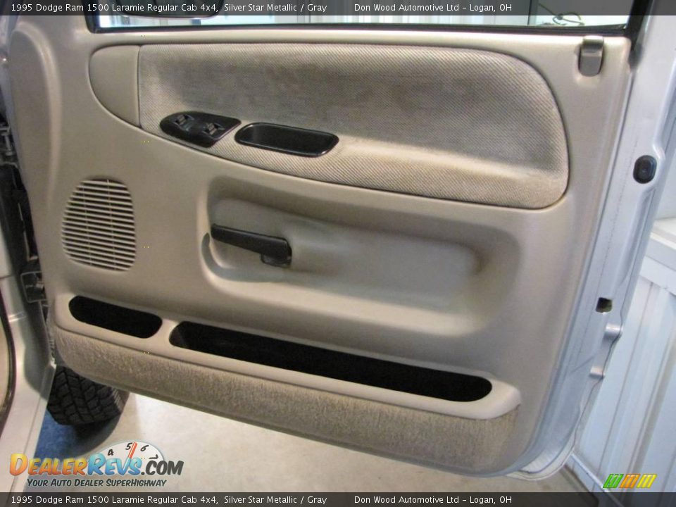 1995 Dodge Ram 1500 Laramie Regular Cab 4x4 Silver Star Metallic / Gray Photo #21