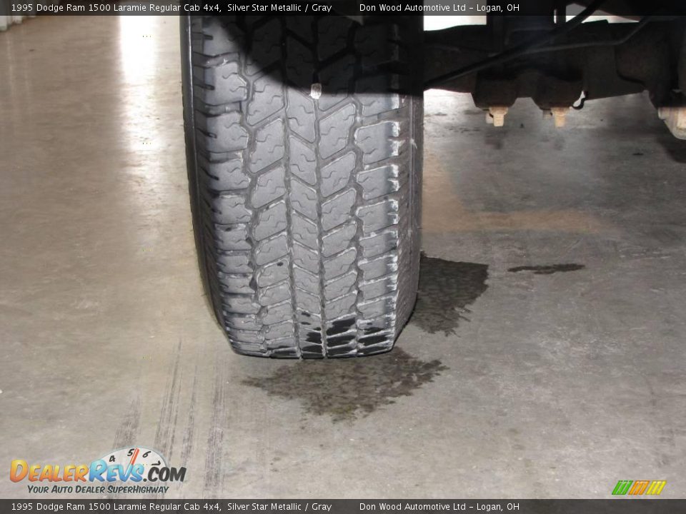1995 Dodge Ram 1500 Laramie Regular Cab 4x4 Silver Star Metallic / Gray Photo #24