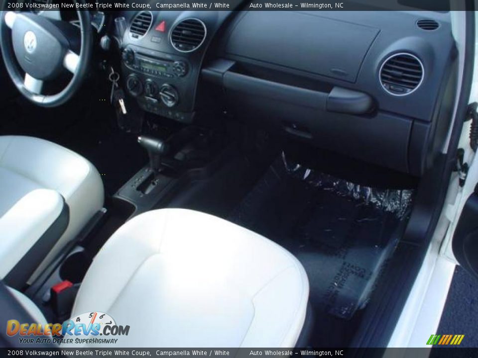 2008 Volkswagen New Beetle Triple White Coupe Campanella White / White Photo #8