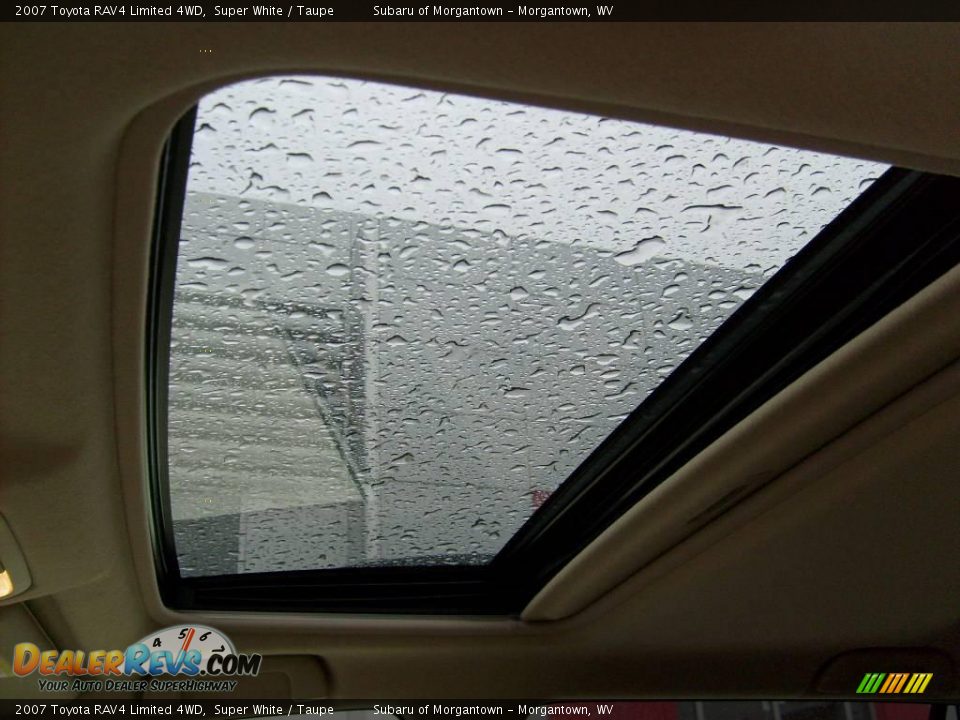 2007 Toyota RAV4 Limited 4WD Super White / Taupe Photo #13
