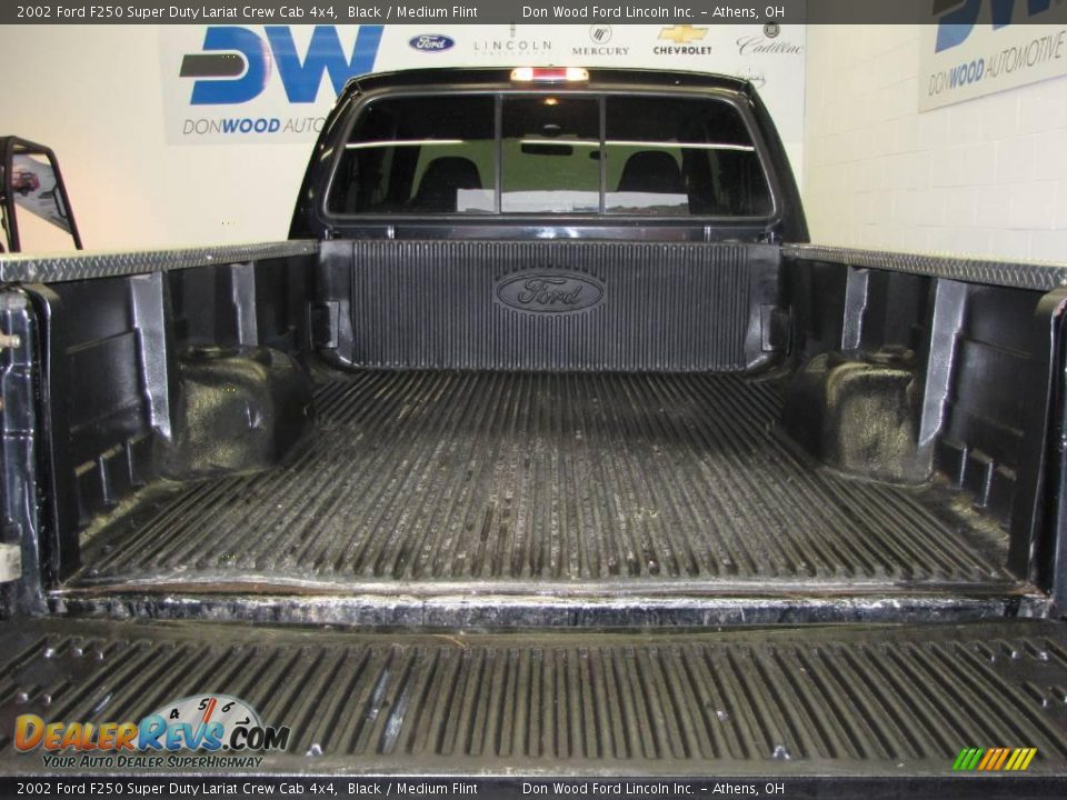 2002 Ford F250 Super Duty Lariat Crew Cab 4x4 Black / Medium Flint Photo #9