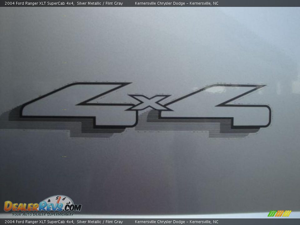 2004 Ford Ranger XLT SuperCab 4x4 Silver Metallic / Flint Gray Photo #32