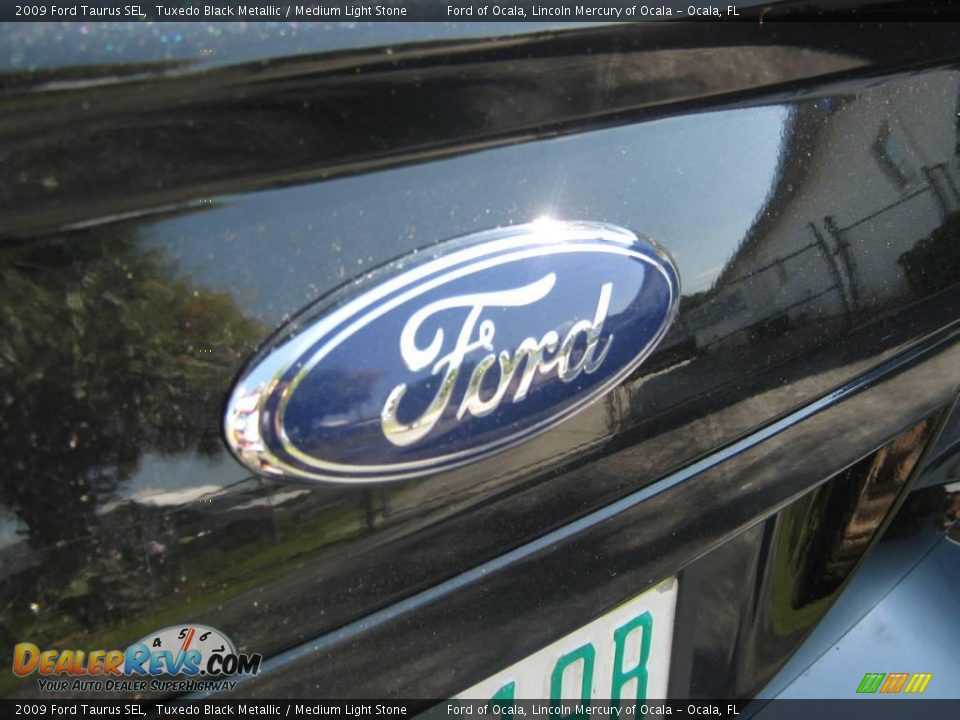 2009 Ford Taurus SEL Tuxedo Black Metallic / Medium Light Stone Photo #11