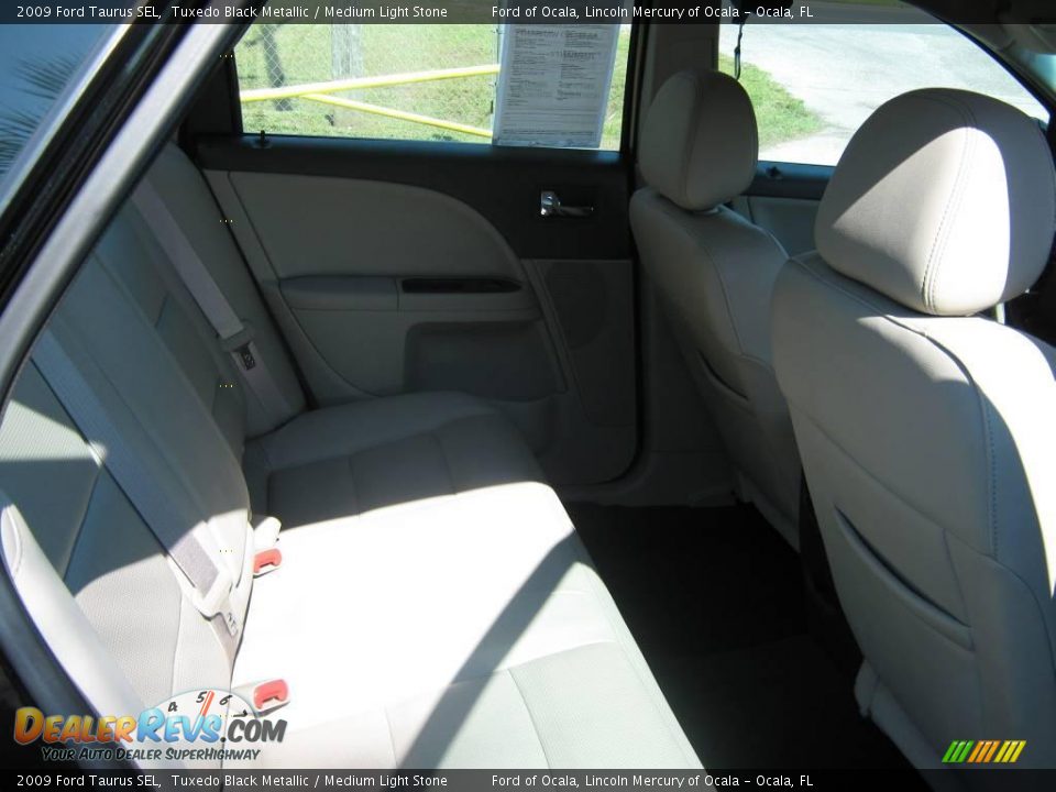 2009 Ford Taurus SEL Tuxedo Black Metallic / Medium Light Stone Photo #19