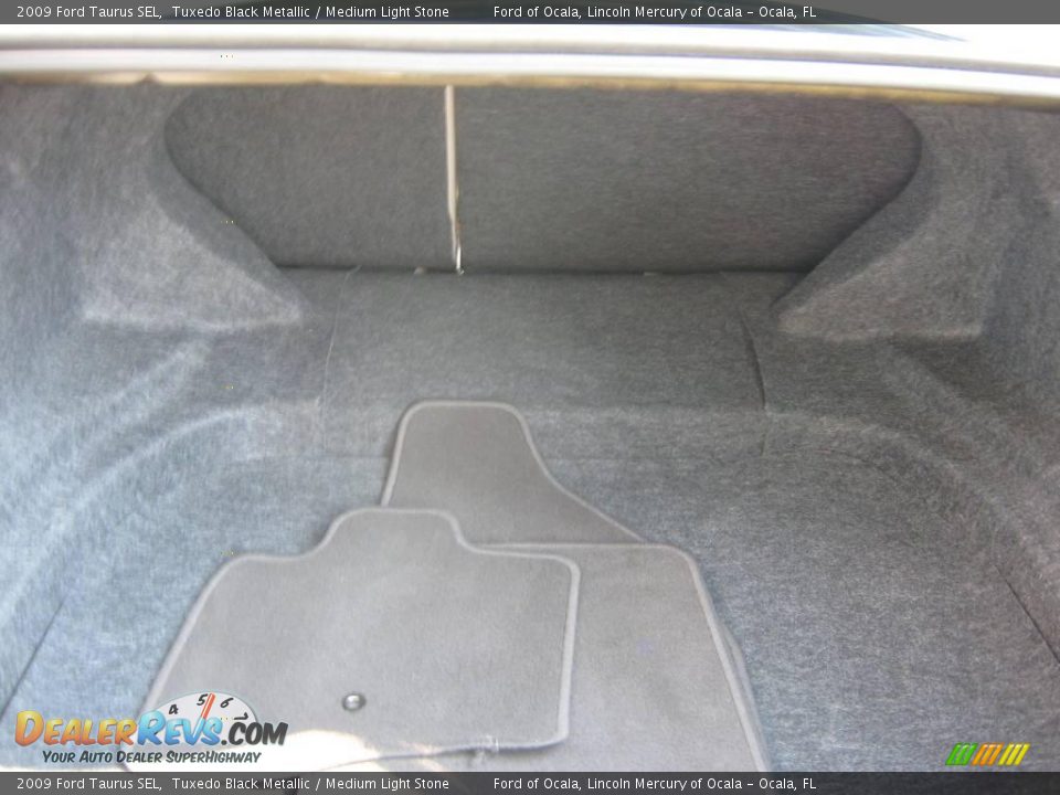 2009 Ford Taurus SEL Tuxedo Black Metallic / Medium Light Stone Photo #26