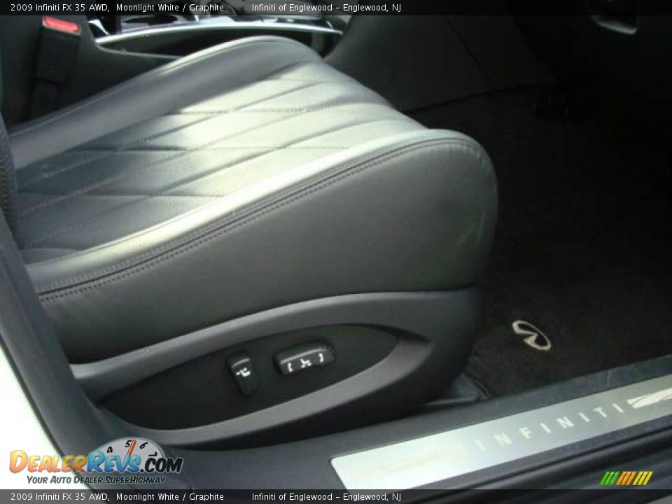2009 Infiniti FX 35 AWD Moonlight White / Graphite Photo #27