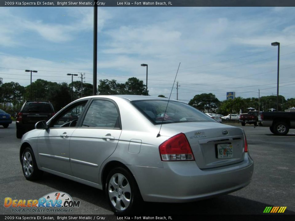 2009 Kia Spectra EX Sedan Bright Silver Metallic / Gray Photo #3