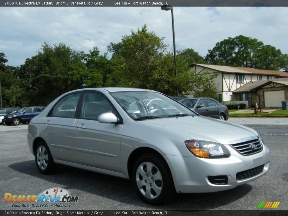 2009 Kia Spectra EX Sedan Bright Silver Metallic / Gray Photo #7