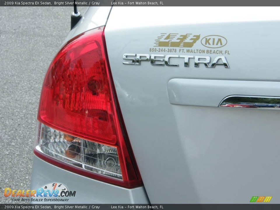2009 Kia Spectra EX Sedan Bright Silver Metallic / Gray Photo #11