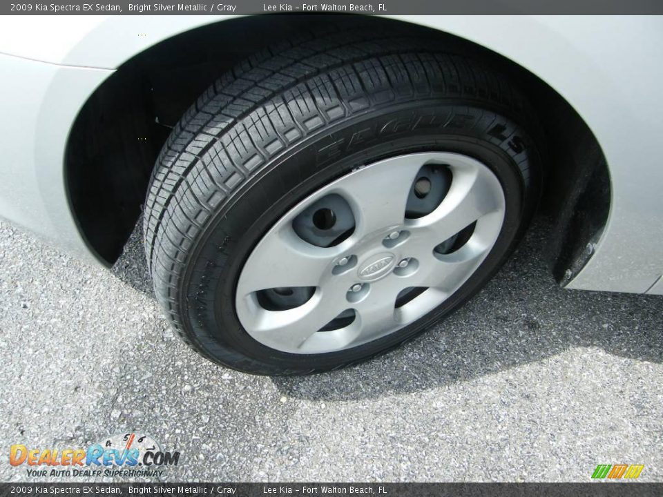 2009 Kia Spectra EX Sedan Bright Silver Metallic / Gray Photo #13