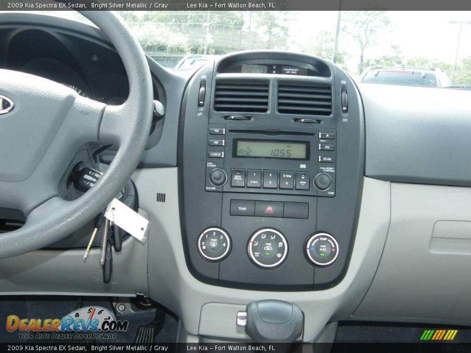 2009 Kia Spectra EX Sedan Bright Silver Metallic / Gray Photo #21