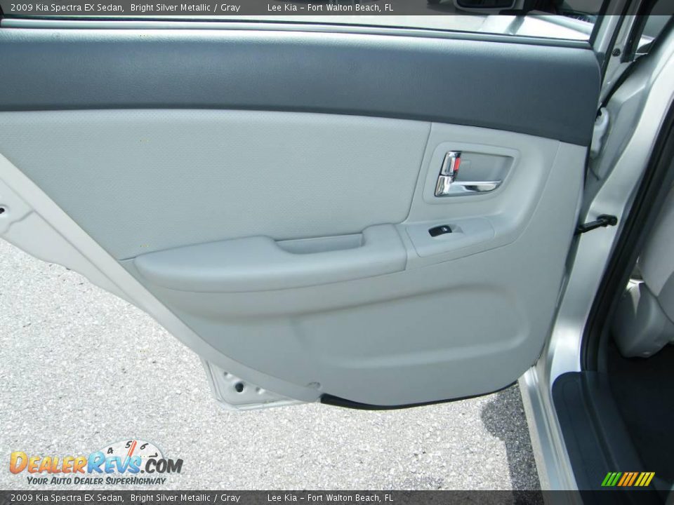 2009 Kia Spectra EX Sedan Bright Silver Metallic / Gray Photo #24
