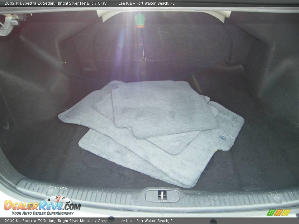 2009 Kia Spectra EX Sedan Bright Silver Metallic / Gray Photo #25