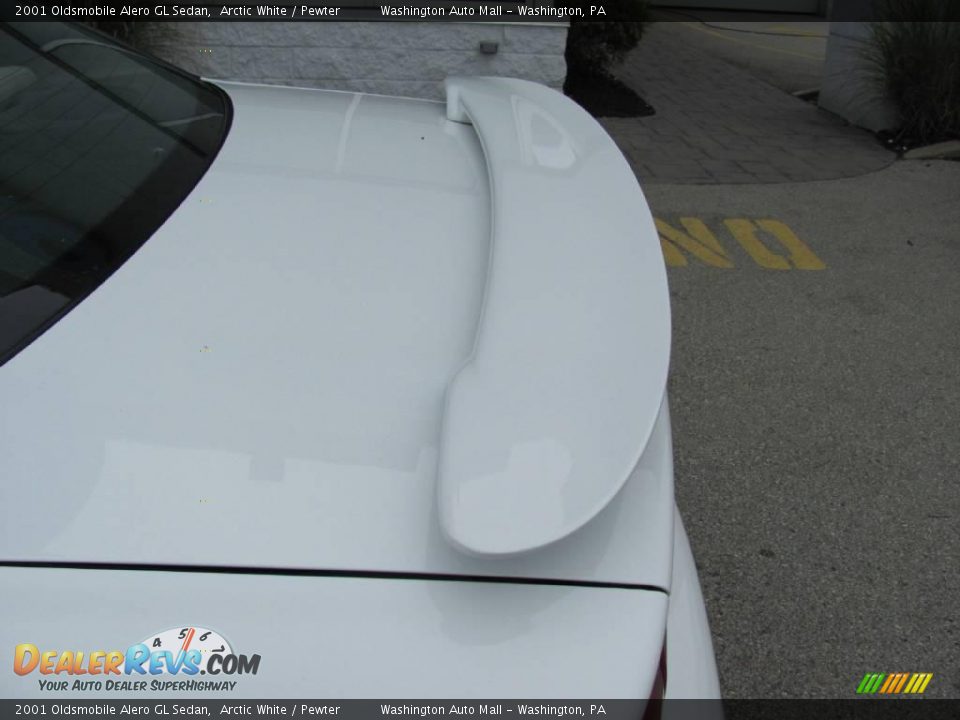 2001 Oldsmobile Alero GL Sedan Arctic White / Pewter Photo #5