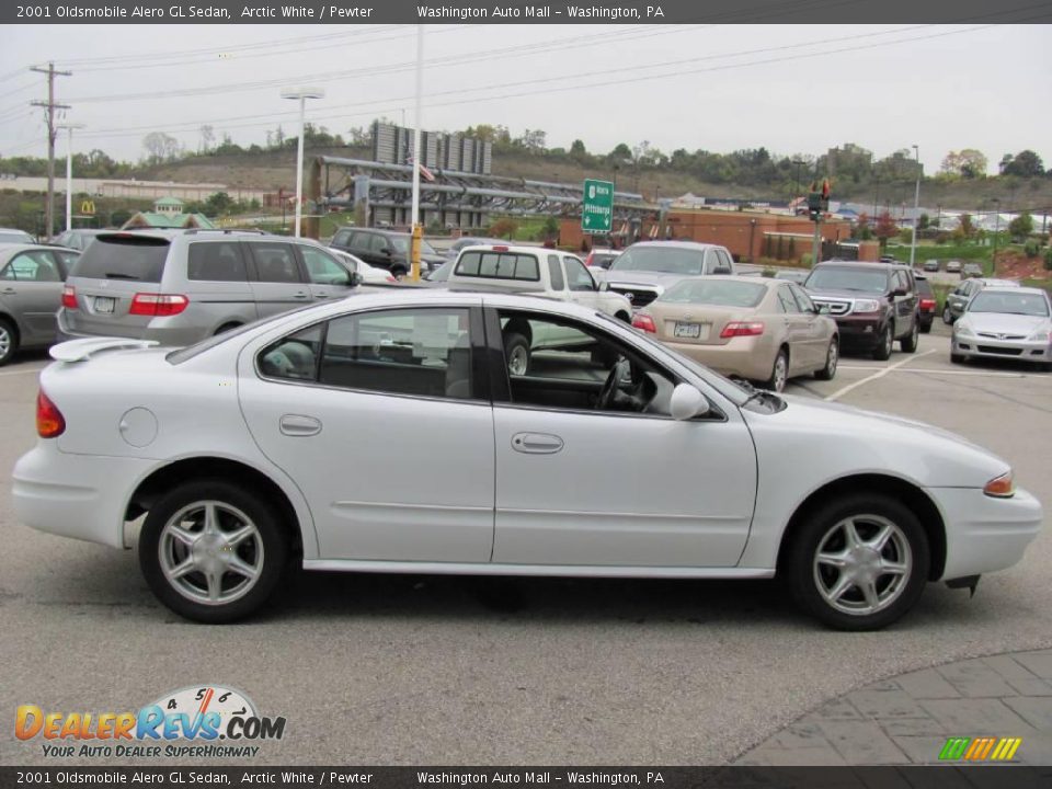 2001 Oldsmobile Alero GL Sedan Arctic White / Pewter Photo #9