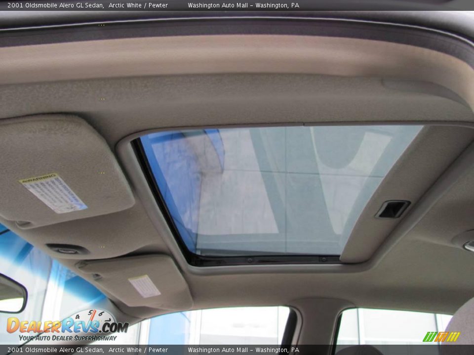 2001 Oldsmobile Alero GL Sedan Arctic White / Pewter Photo #17