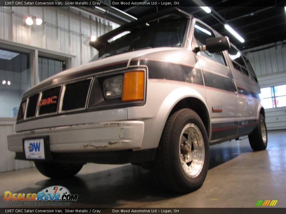 1987 GMC Safari Conversion Van Silver Metallic / Gray Photo #1