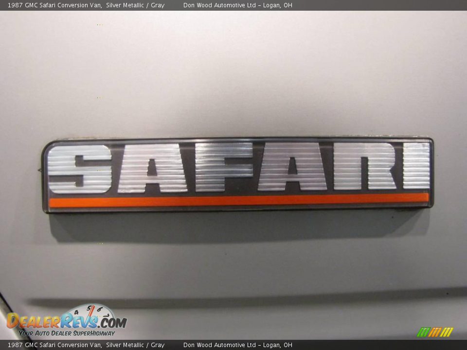 1987 GMC Safari Conversion Van Silver Metallic / Gray Photo #5
