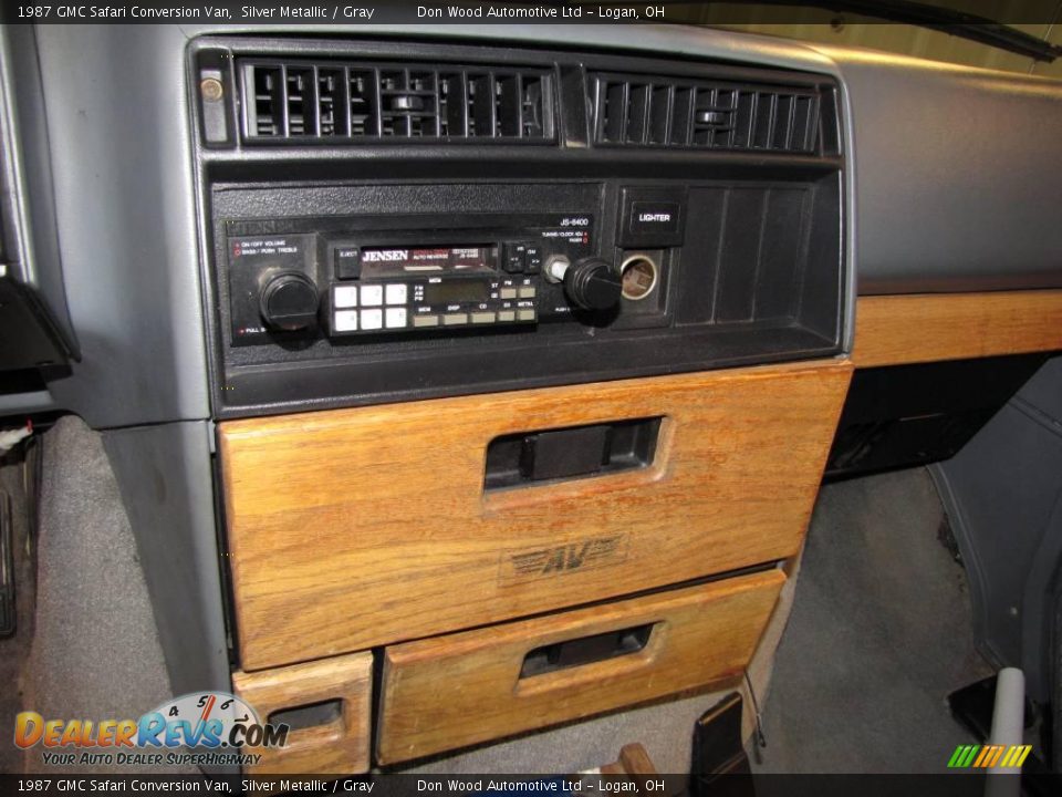 1987 GMC Safari Conversion Van Silver Metallic / Gray Photo #7