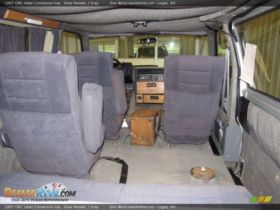 1987 GMC Safari Conversion Van Silver Metallic / Gray Photo #9