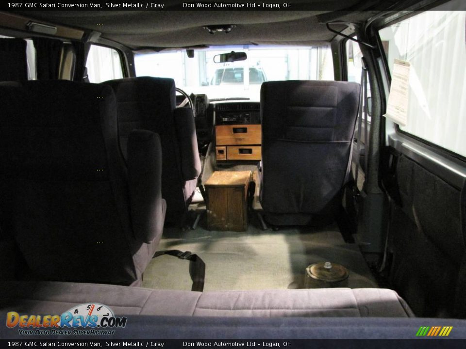 1987 GMC Safari Conversion Van Silver Metallic / Gray Photo #12