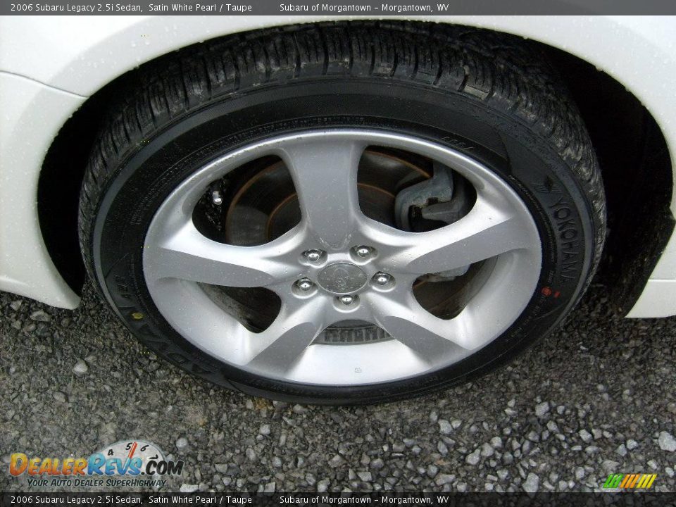 2006 Subaru Legacy 2.5i Sedan Satin White Pearl / Taupe Photo #9