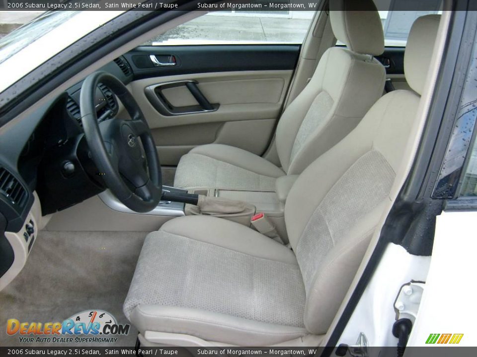 2006 Subaru Legacy 2.5i Sedan Satin White Pearl / Taupe Photo #10