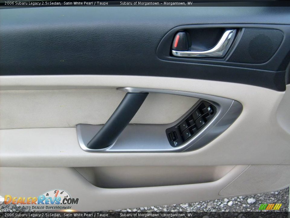 2006 Subaru Legacy 2.5i Sedan Satin White Pearl / Taupe Photo #12