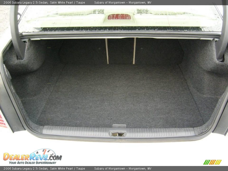 2006 Subaru Legacy 2.5i Sedan Satin White Pearl / Taupe Photo #15