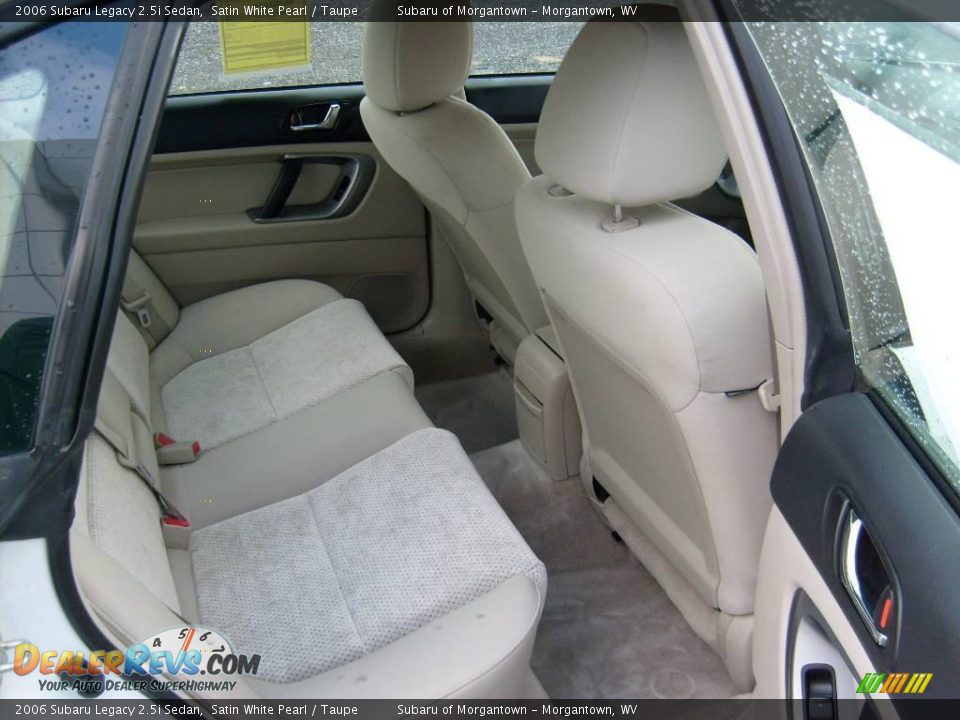 2006 Subaru Legacy 2.5i Sedan Satin White Pearl / Taupe Photo #16