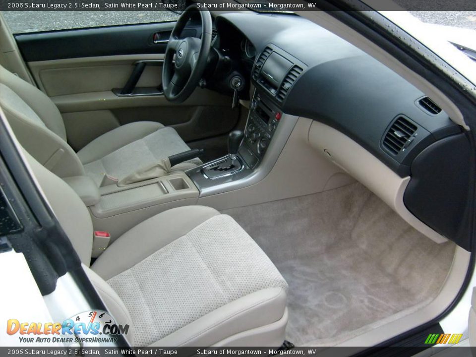 2006 Subaru Legacy 2.5i Sedan Satin White Pearl / Taupe Photo #17