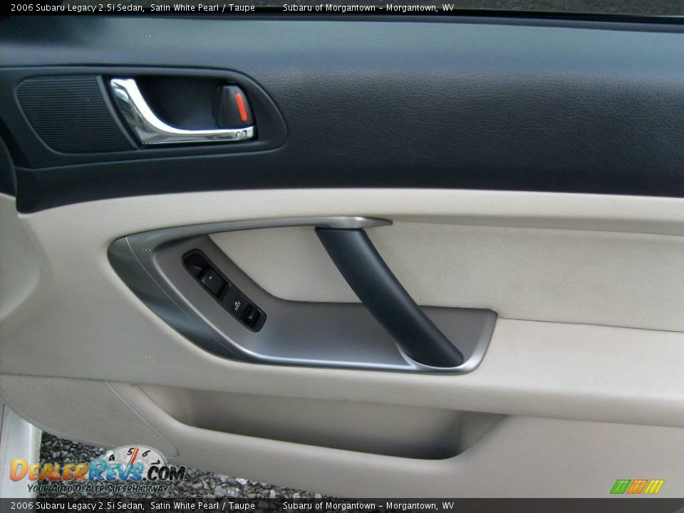 2006 Subaru Legacy 2.5i Sedan Satin White Pearl / Taupe Photo #18